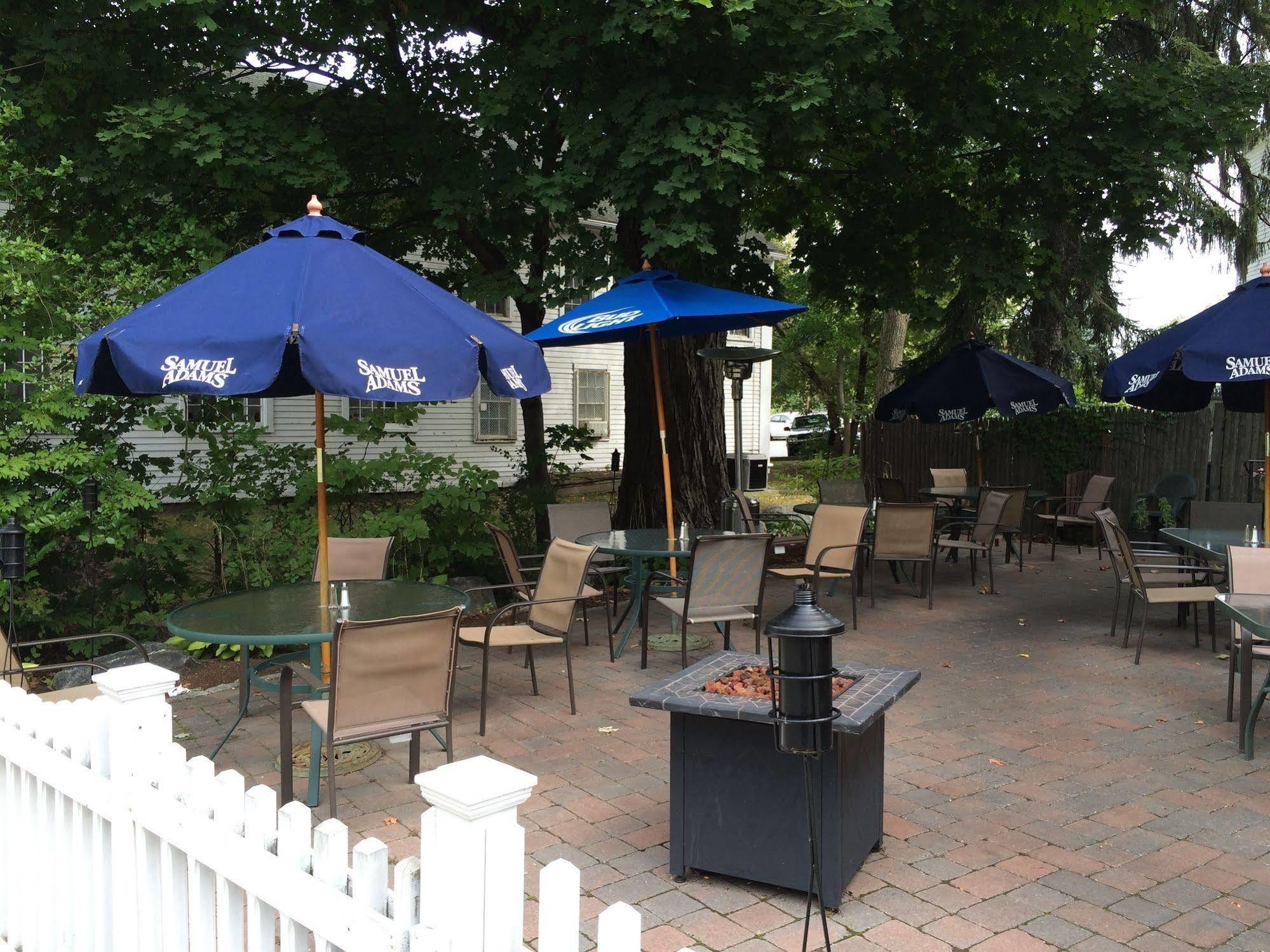Hunters Grille And Tap At The Grafton Inn Ngoại thất bức ảnh